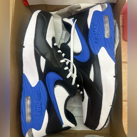 Nike AirMax Excee. Men’s size 11. GREAT condition. Worn ONCE. - Picture 6 of 7